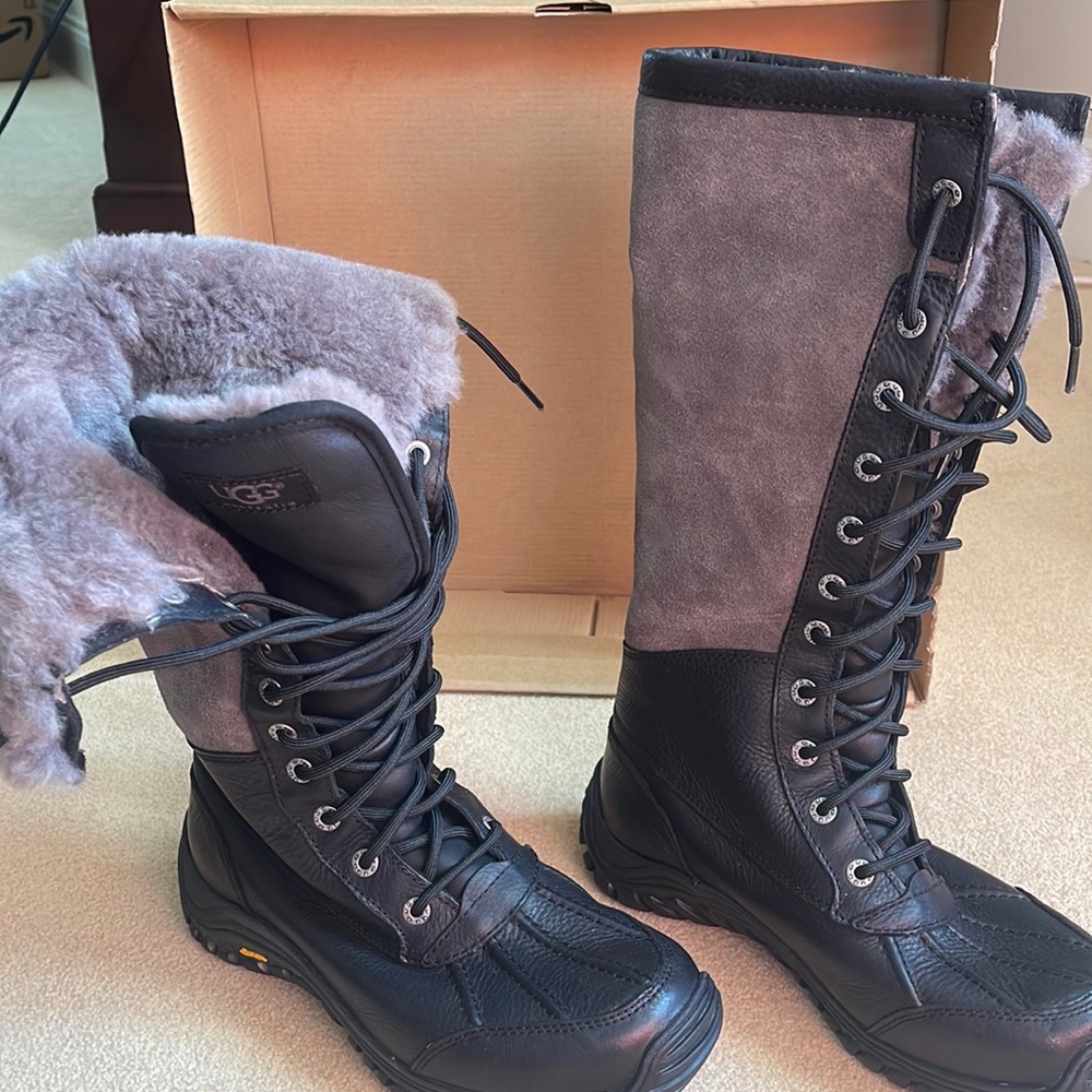 Uggs tall Adirondack boots. Worn once excellent condition